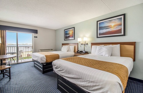 Silver Lake Hotel | Dunes Waterfront Resort