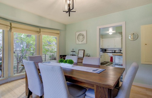 Dunsmuir House | Dunsmuir Adventure House ~ Spacious family getaway