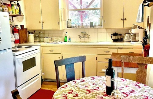 Dunsmuir Cottage | Dunsmuir Cellar Cottage