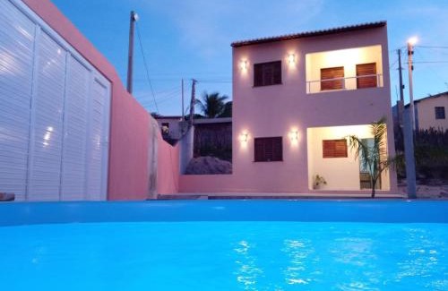 Aracati House | Duplex de 2 quartos com ar condicionado , piscina e estacionamento