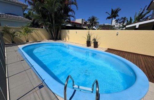 Jurere Internacional House | Duplex House w/Pool, 850m from the Beach RDT0124