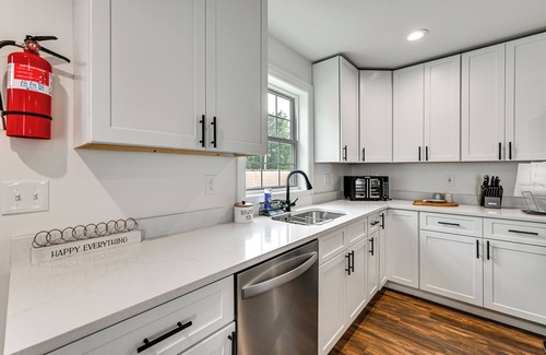 Springfield Condo | Duplex w/Fire Pit ~ 1 Mi to MGM Springfield!
