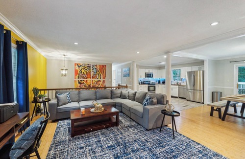 Durham House | Durham 4BR/3BA: Game Room, Pool, Art! Sleeps 10