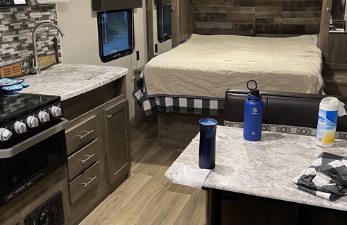 Jasper House | Dutchmen Aspen trail RV sleeps 3-4