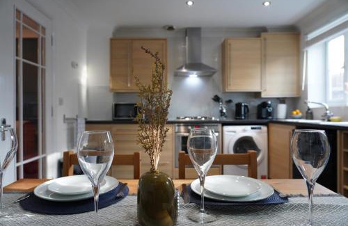 Duxford House | Duxford Deluxe