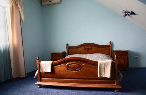 Chernivtsi Region Hotel | Dvorik