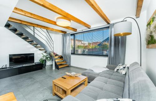 Prague 16 Apartment | Dvouložnicový mezonetový apartmán se dvěma koupelnami v rodinné vile