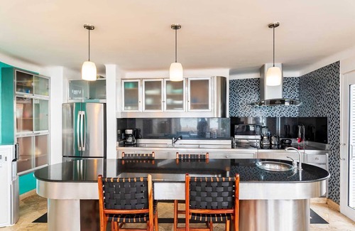 Playacar Beach House | Dynamic Chef Incl. | On Ocean | Pool | Large Terrace | Free Airport Transfer & Daily Maid!