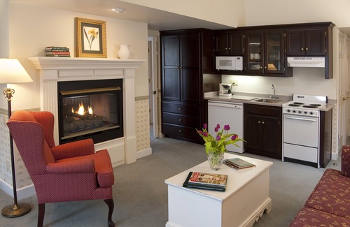 Ephraim Hotel | Eagle Harbor Inn