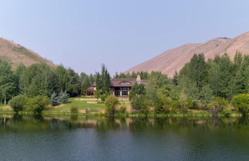 Hailey House | Eagle Lake Estate