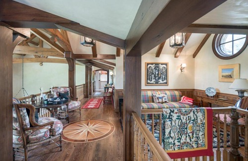 Hailey House | Eagle Lake Estate