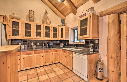 Cimarron House | Eagle Nest Home w/Hot Tub & Views - 5 Min to Lake