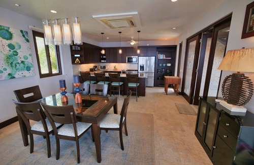 Lighthouse Estates Villa | Eagle Ray - a luxurious waterfront villa.