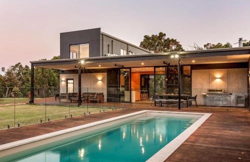 Eagle Bay House | Eagle Rise Plus Studio