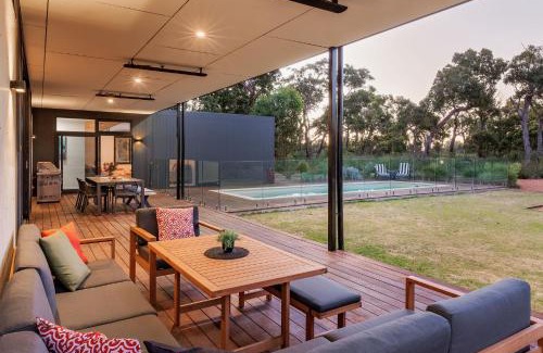 Eagle Bay House | Eagle Rise Plus Studio