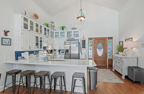 Crane Hill House | Eagle's Pass: 7 BR, 4 BA House in Crane Hill, Sleeps 13