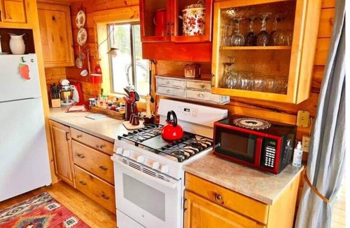 Howard Cabin | Eagle Vista