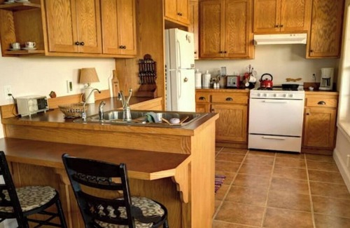 Powell House | Eaglenest Guest Getaway, Minutes to Cody, Beautiful River View