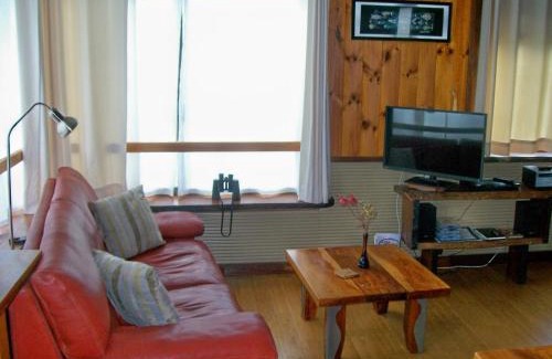 Ocean Beach Ski Chalet | Eagles Nest Ocean Lookout Coastal Couple Getaway