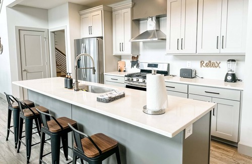 Shelby House | Eagles Nest on Lay Lake: Firepit & Stunning Views