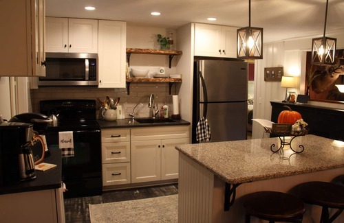 Marshall Cabin | Eagles Rise Cabin on Sugar Creek with hot tub