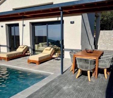 Vafios Villa | Early Birds