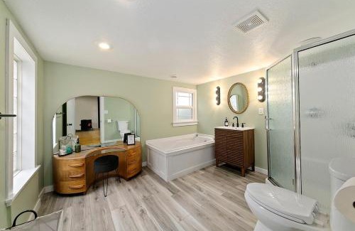 Depot Bench Apartment | Earthy Pearl 1 Bedroom Suite at the Boise Depot
