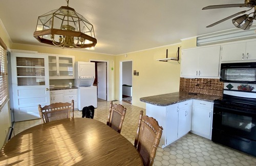 Owensboro House | East Side Large Home with Garage, Close to Everything~