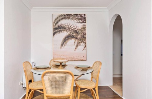 Wollongong CBD Apartment | Easton's Escape, Light-filled & Centrally Located