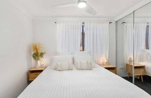 Wollongong CBD Apartment | Easton's Escape, Light-filled & Centrally Located