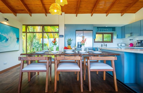 Ciudad Cortes House | Easy access with unparalleled views in Ojochal. Minutes to restaurants and beaches