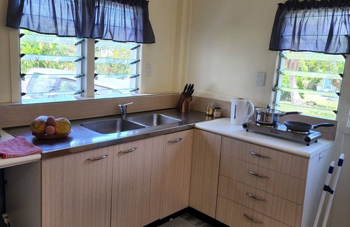 Tapere of Titikaveka House | Easy beach access, free unlimited wifi, a/cn