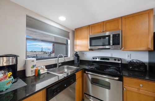 Belle Vista Condo | Easy Coastal Escape | Walk to Fun