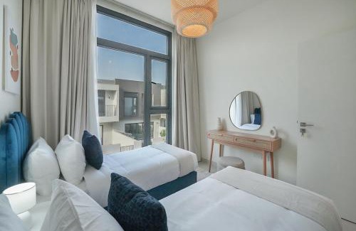 Dubai House | EasyGo- Suburban Lifestyle with Luxury Facilites