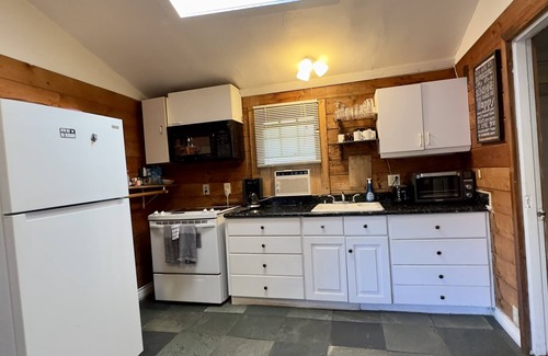 Mesa Verde Apartment | Echo Cabin Retreat Costa Mesa, Newport, Cabin Feel