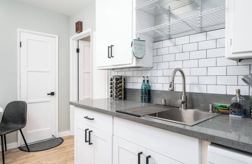 Elysian Heights House | Echo Park Haven: 1 BR LA Chic Retreat