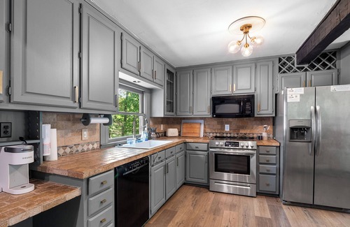 Townley House | Echo Point: 3 BR, 2.5 BA House in Jasper, Sleeps 12