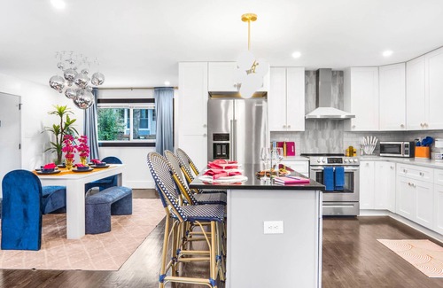 Toddville Road House | Eclectic Escape: 3bd - Backyard - 10min to Airport