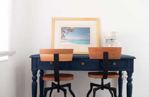 Lake Somerset House | Eclectic Mid-Century LKLD Home Near Hollingsworth