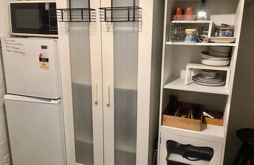 Sydney Apartment | Eclectic room, private space, quiet nature spot near famous surf beaches & City