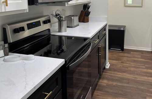 Russellville House | Eclipse Lounge near Mount Nebo and Arkansas Tech University.