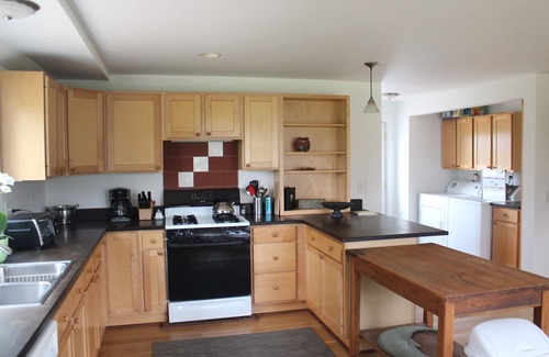 Dodgeville House | Eco-Friendly/Sustainable White Oak Savanna Events Farm & Sanctuary