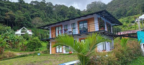 La Vega Cabin | Eco-HOTEL HOGAR EN LA MONTAÑA HOME SWEET HOME
