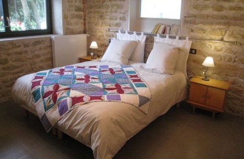 Sancy Bed & Breakfast | Ecogite with Terrace and Private Garden for Families