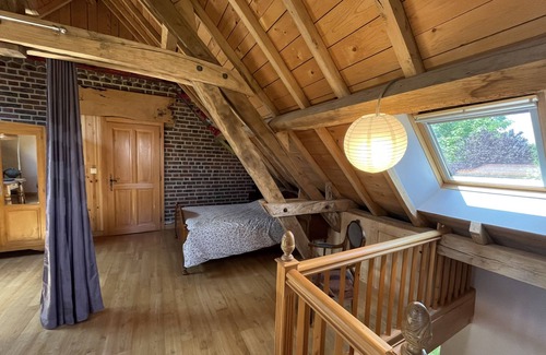 Saint Usuge Bed & Breakfast | Ecolieu Le Chant du Temps Chambre D'hôtes Piscine Naturelle, Sauna Table D'hôtes
