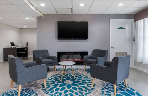 Red Hill Hotel | Econo Lodge at the University