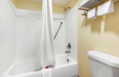 Tyner Cabin | Econo Lodge Chattanooga Northeast - Ooltewah