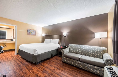 Columbus Hotel | Econo Lodge Columbus near Airport