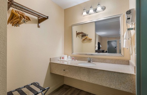 Good Hope Hotel | Econo Lodge Cullman South