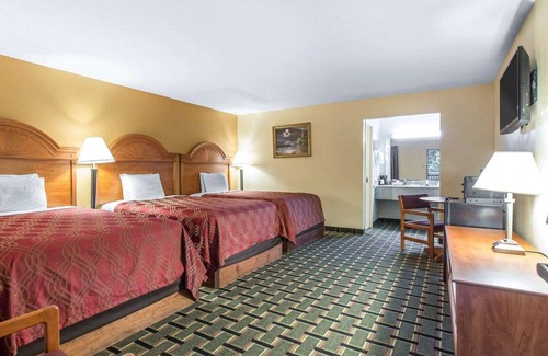 Dalton Hotel | Econo Lodge Dalton West
